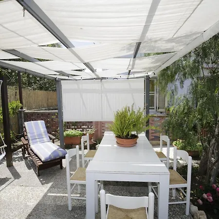 Latino Guest house *