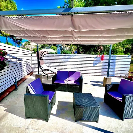 Latino Guest house *